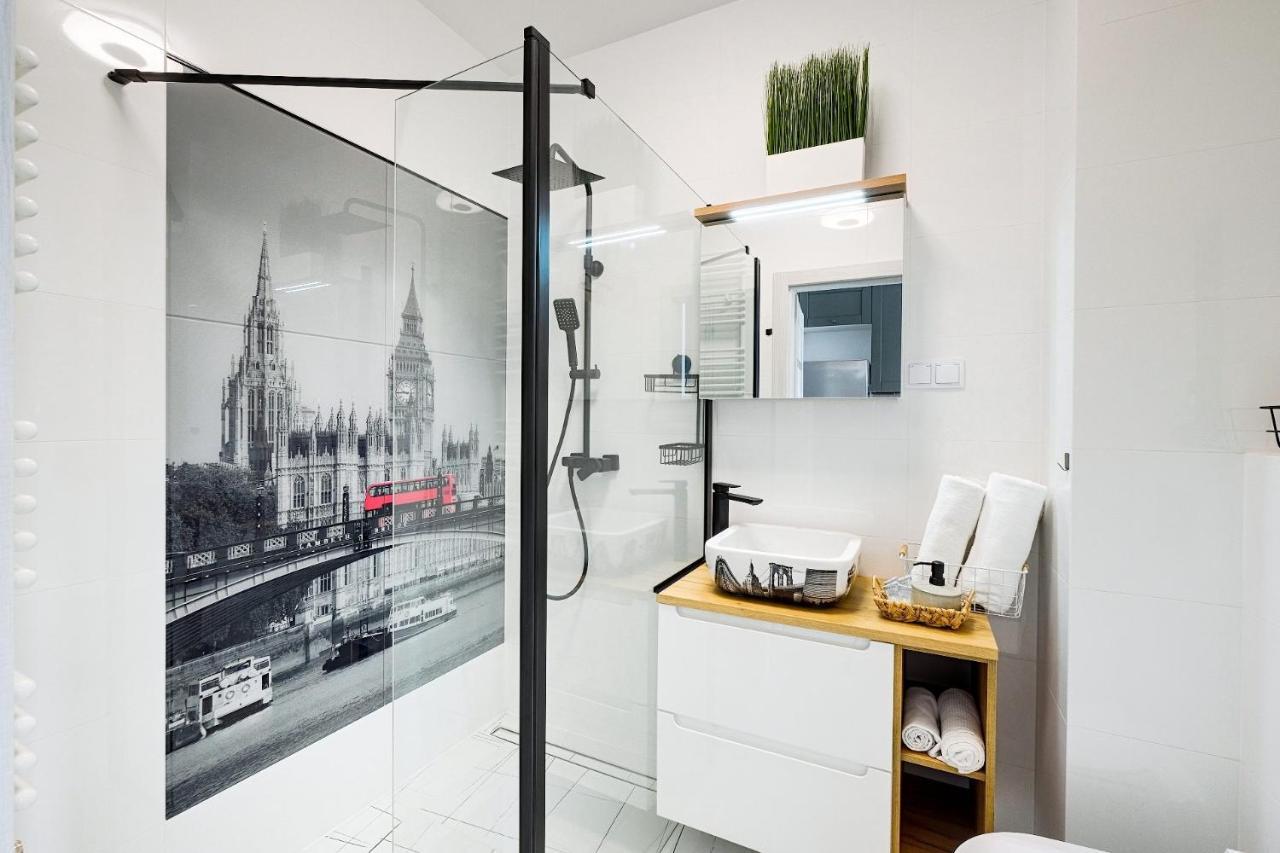 Ferienwohnung Targowa 10 London Studio Warschau Exterior foto